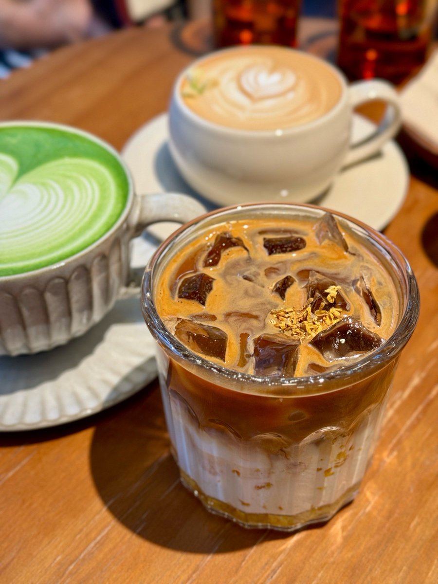 soft_syl's tweet photo. The first autumn breeze carries crispness and cozy vibes—perfect for a warm latte and a long walk! https://t.co/1xyNCJkGmT