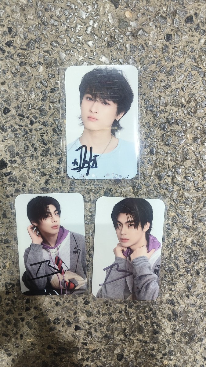 pp_qtie's tweet photo. ไซน์ธีร์เวฟ ใบละ 550

สนใจ dm / mention

📦ค่าส่งเหมาๆ 45 / นัดรับที่คอรตอนนี้ได้เลยคับ

#ด้วงจะโกราวน์แล้วนะเธอ
#DuangGoRoundConcert
#DuangGoRoundMerch
#ตลาดนัดดูมันดิ #ตลาดนัดdmd https://t.co/SHD0vBQK0v