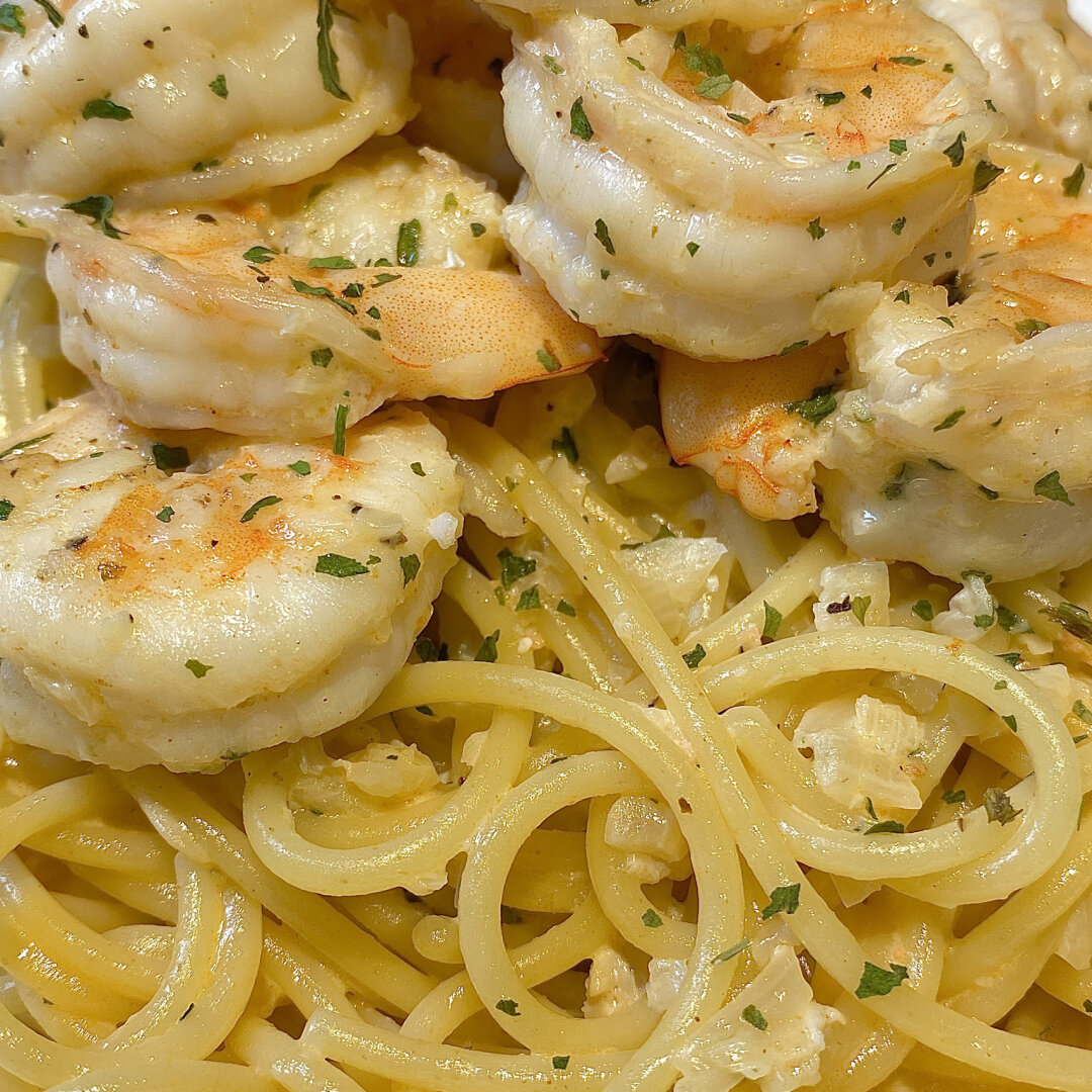 Janiera22's tweet photo. Just whipped up my go-to garlic butter pasta in 15 mins at home! Creamy, garlicky and loaded with parmesan — perfect for a quick cozy meal https://t.co/rmIa3yJWVk