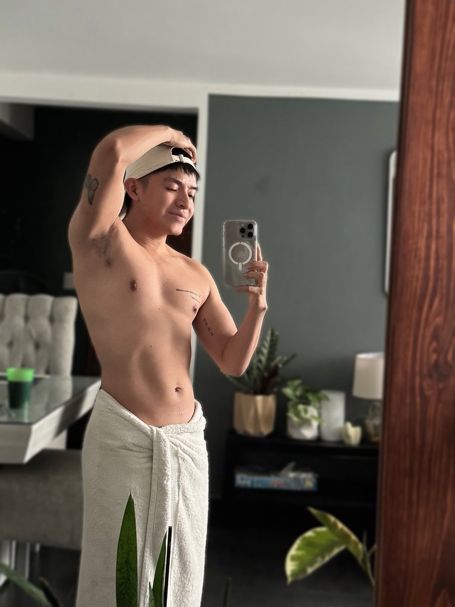 Carlos1999J's tweet photo. Vida solo una 💖🙈

@EncuentroGayMty @gaypornvideoxxx @nudehetero1 #chacal #gay #desnudo #gym #sololasmás2 #サマソニ https://t.co/tr6tGZ8FJu