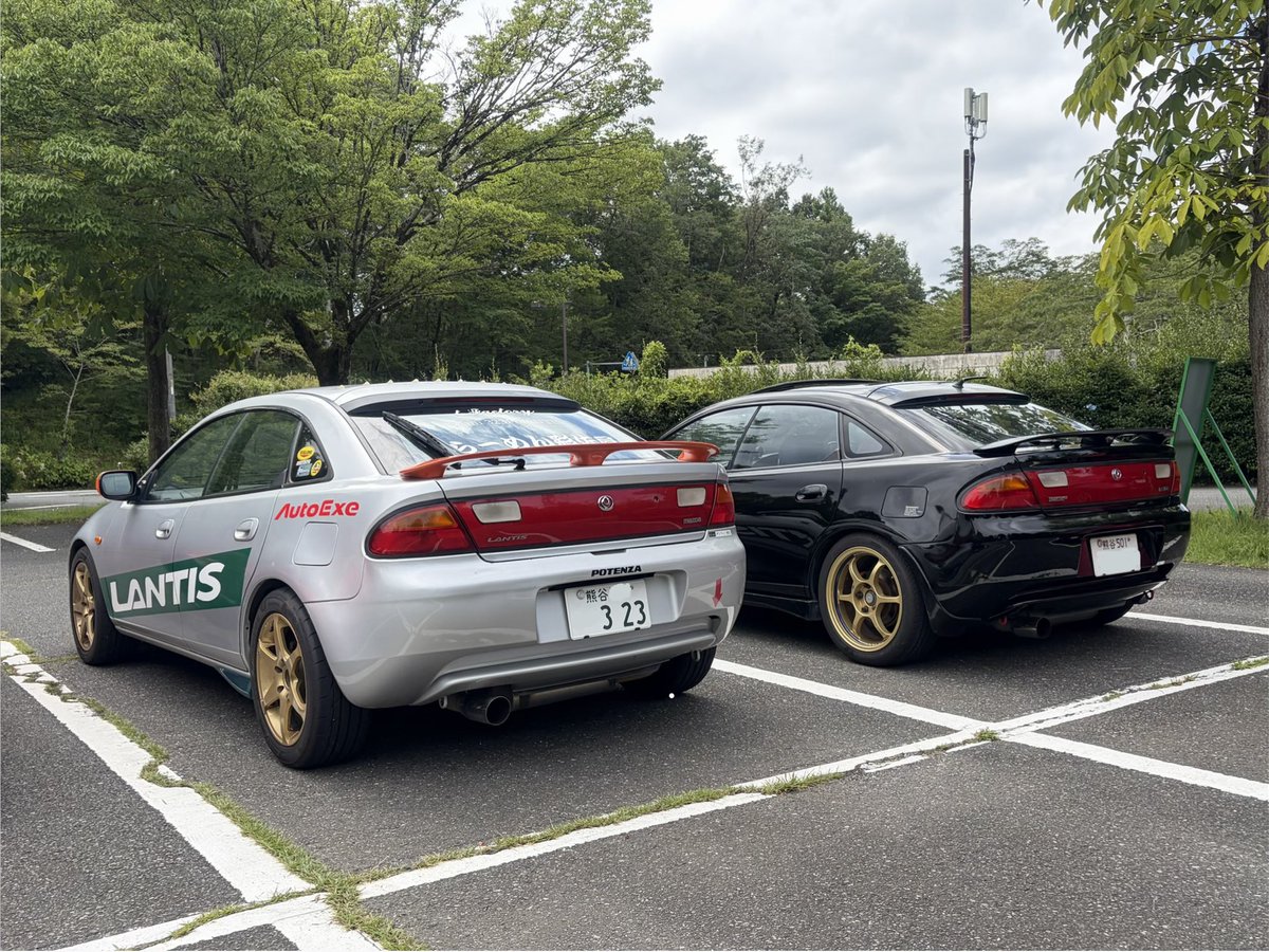 bg6rcbaep's tweet photo. ミーティングの帰りは友人と一緒にプチツーリング

窓を開けてランティスのエキゾーストノートを聴きながら

いつでも目の前にはランティス
多少混んでいてもずっと見てられる

お互い個体は違うけど一緒にランティスでつるんで走るのは20年ぶりなのね https://t.co/tIn7MmCNOb