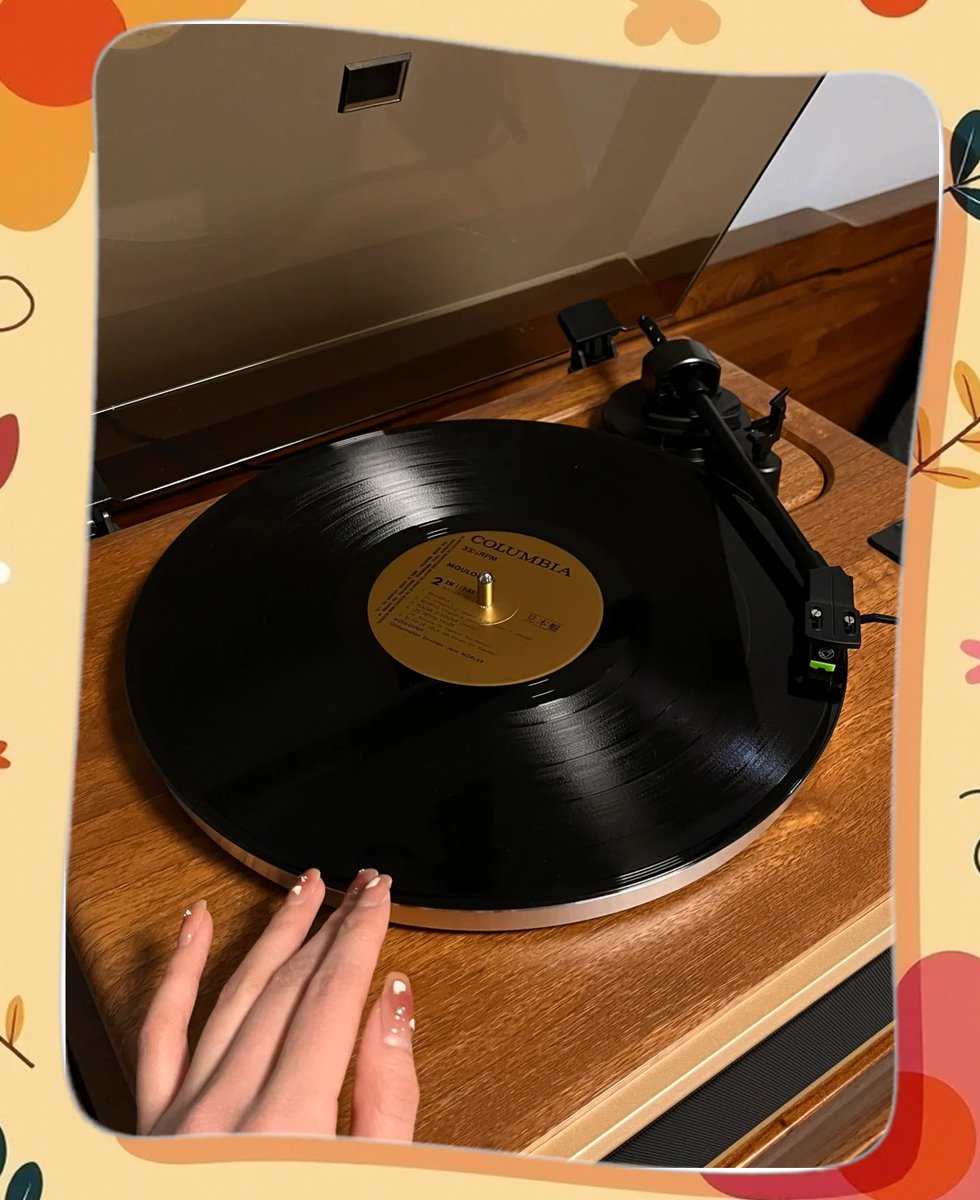 BagusWibi99's tweet photo. Just hit play on that album you’ve had on repeat all week—nothing beats that warm wave of familiar beats + lyrics hitting just right https://t.co/YFWzNZyPKU