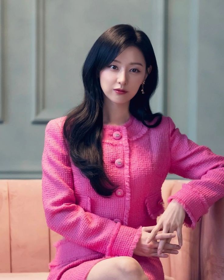 ayyalune's tweet photo. Same actress different genre
#KimJiwon #ArthdalChronicles #QueenofTears https://t.co/lwoKAE2Hhp