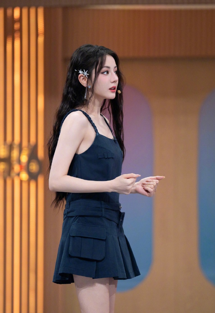 cocoabuttertear's tweet photo. Just finished the hottest new variety show recording! My face hurts from laughing and my hands are sweaty from cheering—10/10 would recommend binging it! https://t.co/4TgRldYcG3