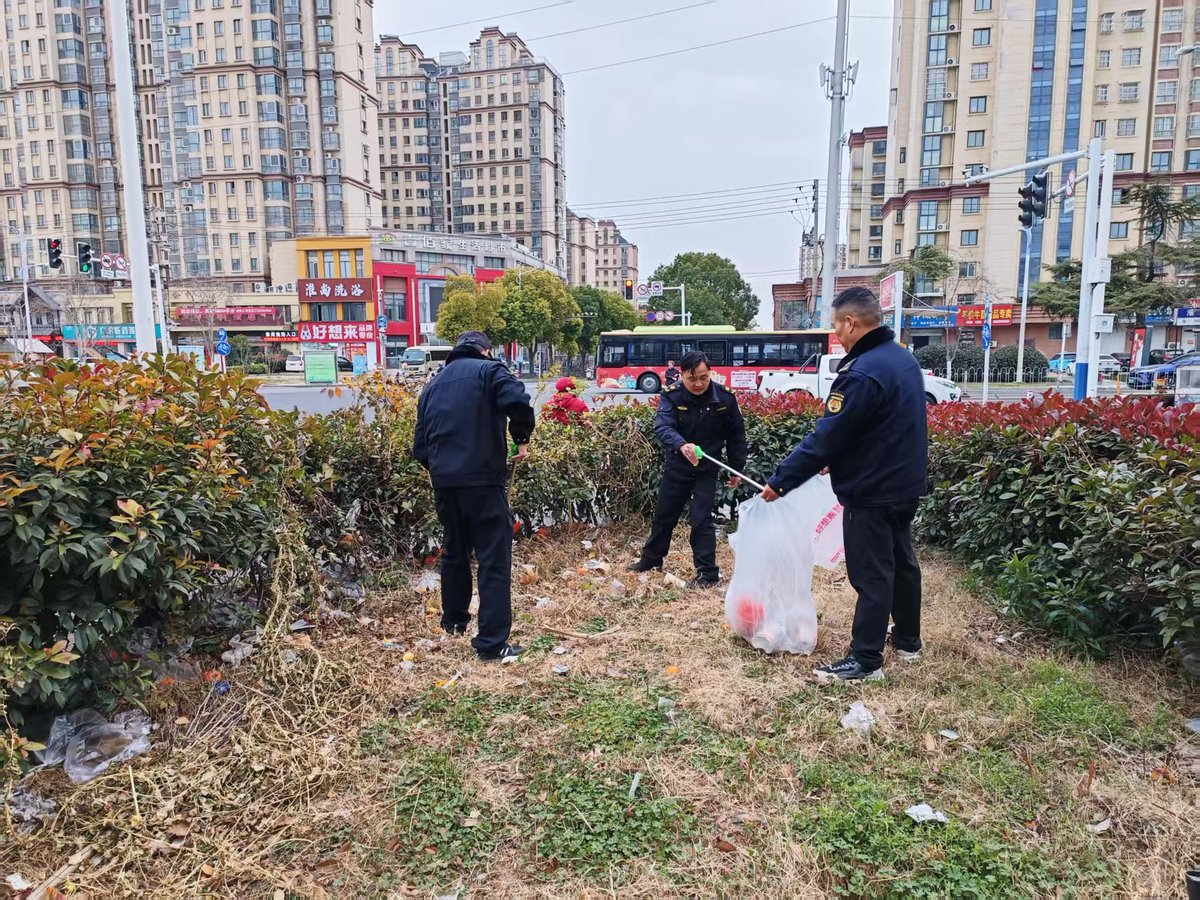 ApplemooreMoore's tweet photo. Join our neighborhood park cleanup this Saturday 9am! Bring gloves u0026 bags—let’s make our community green together. https://t.co/ivHTNkLfwt