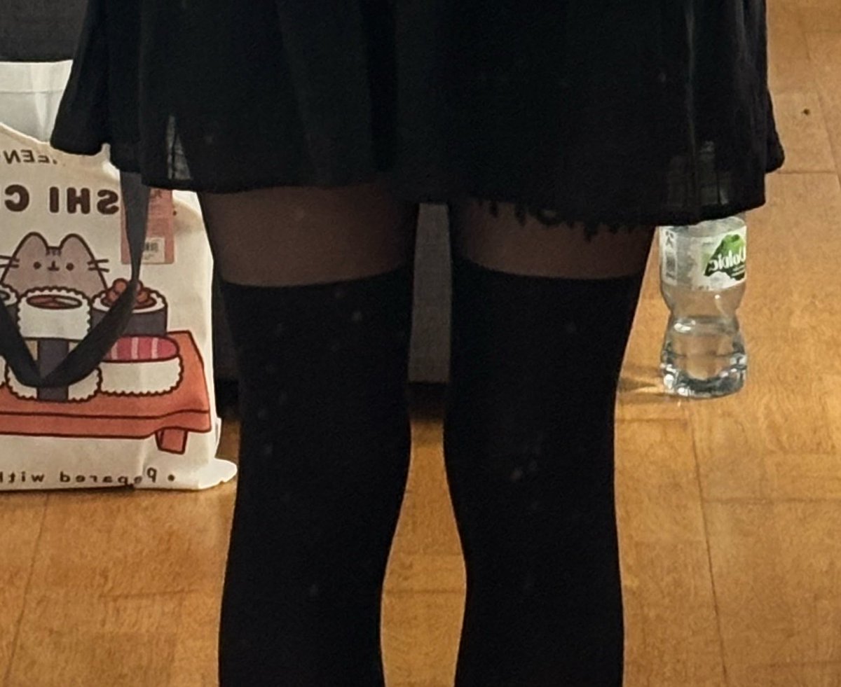 petitealphamale's tweet photo. Might I say… the thighs are gapping?
(yes my mirror is dirty, yes I will clean it soon) https://t.co/gBJuTLpCRv