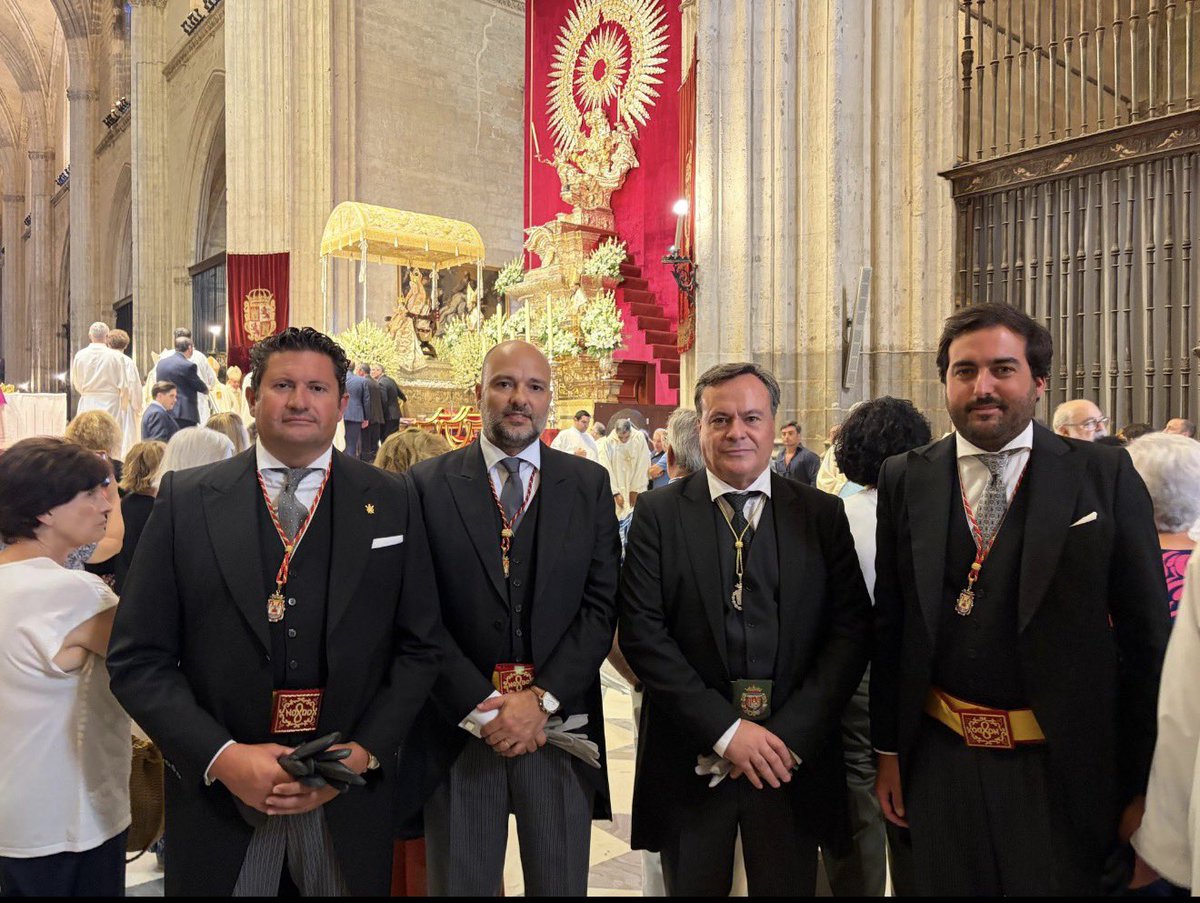 rafadosgarcias's tweet photo. 15 de agosto.
Virgen de los Reyes, Patrona de Sevilla.

@Gonpola1 
@javicasina 
@frgalisteo https://t.co/CmNHpYgrXY
