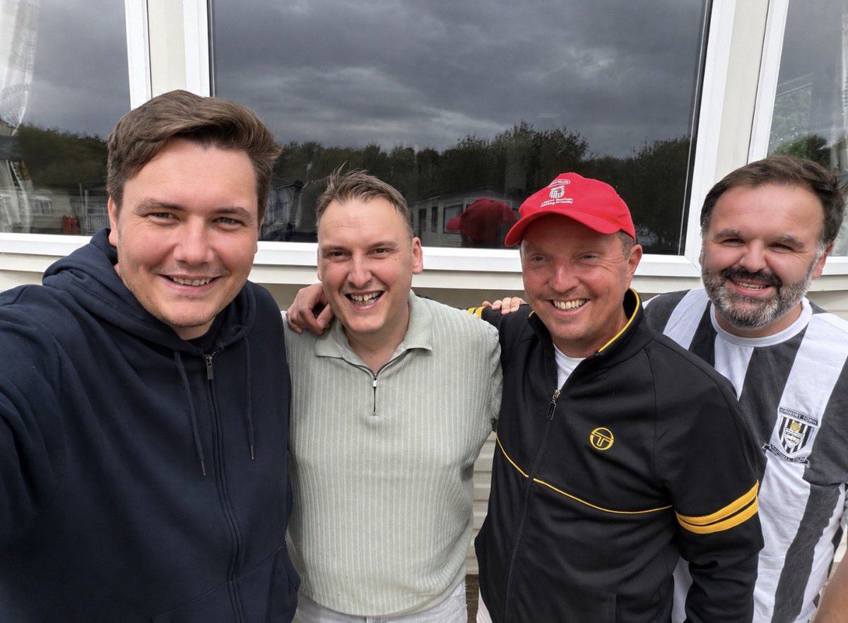 MikeyMcMahon's tweet photo. Had a good laugh with these 3 this morning, see you at 8pm! @DN35GTFC #gtfc https://t.co/zRQfD1YJ9a