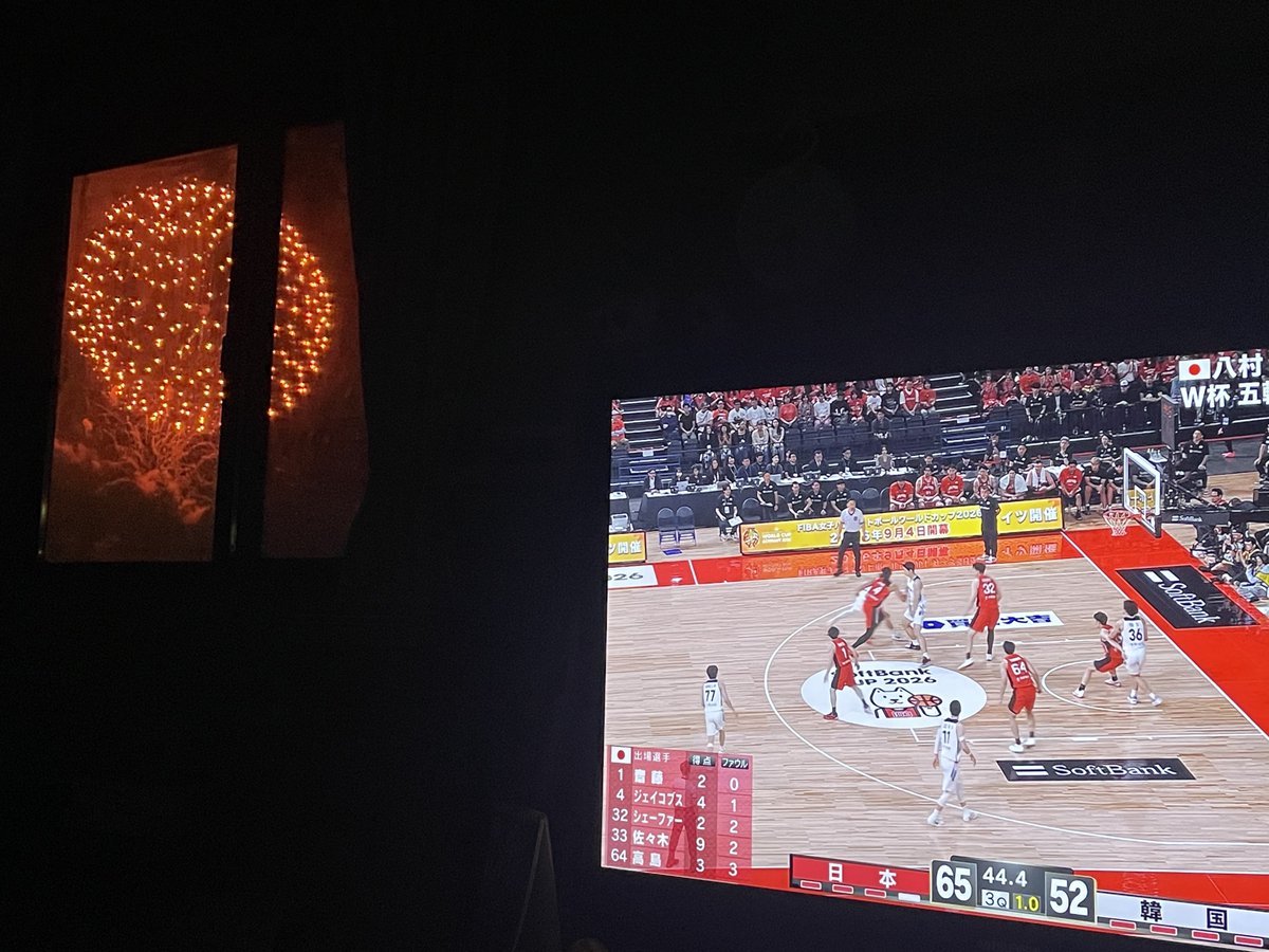 CHOKUB1's tweet photo. バスケ観戦しながら窓から花火鑑賞(*^^*)✨️✨️
窓のかまち？が残念ですが笑

#AkatsukiJapan https://t.co/SeBOpQXbtT