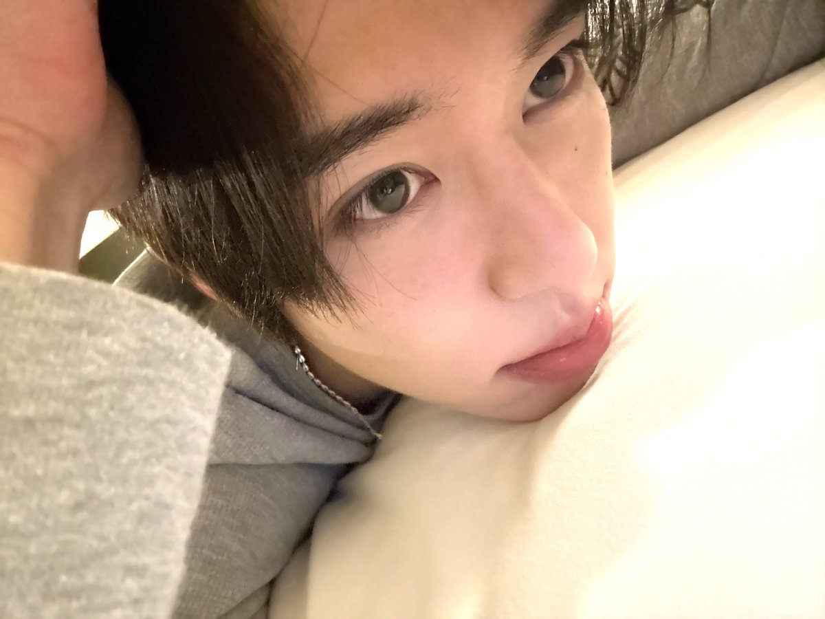 mawision's tweet photo. 순둥이셀카.. https://t.co/1zYlkCvUlG