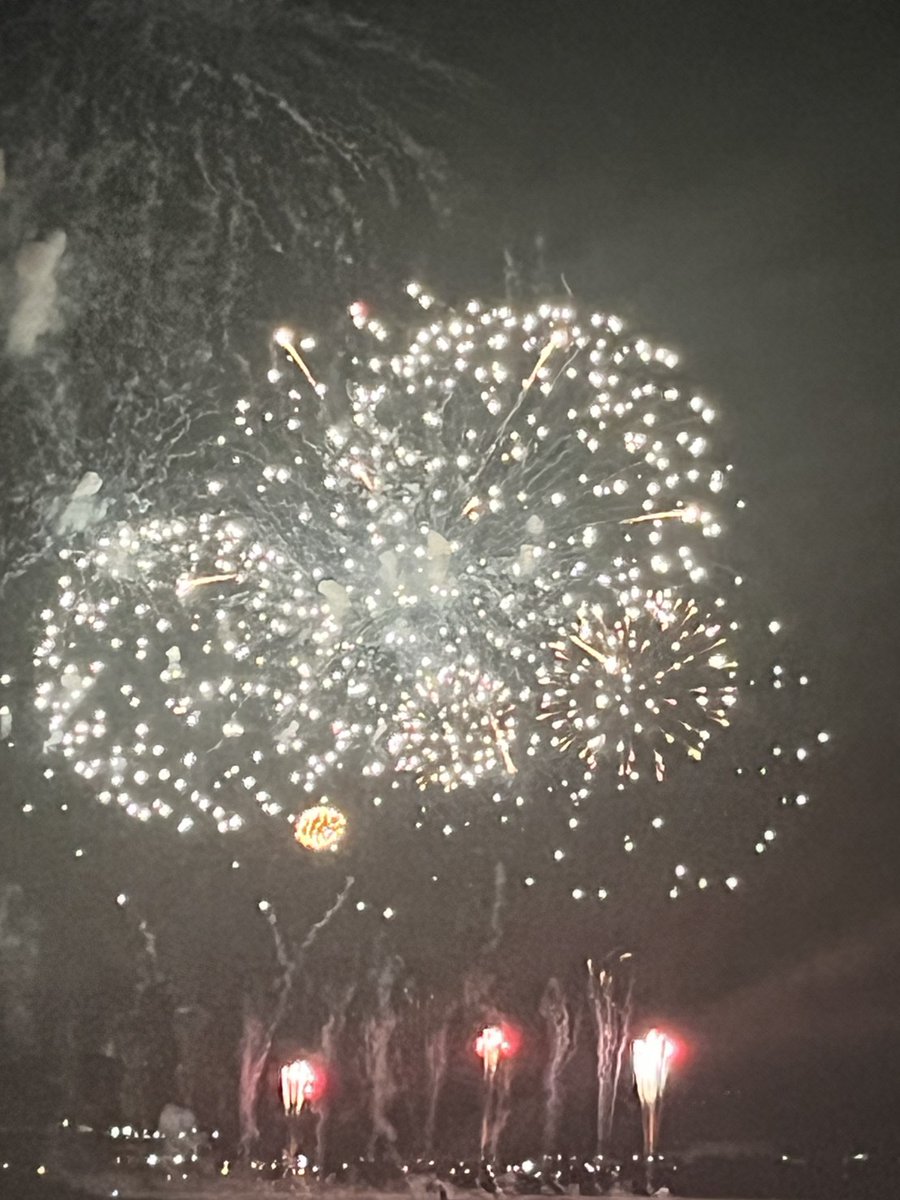 ptime_yonabaru's tweet photo. こんばんわ～～🤣

今日は ＃与那原祭り 🎆
店舗の立体駐車場からも綺麗な
花火が見えました～～～🎆

＃ピータイム ＃地域情報 https://t.co/eaXdXsg1xD