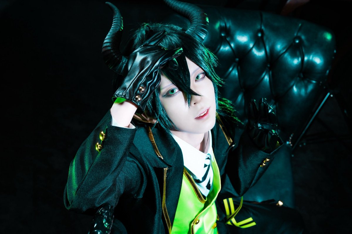Re31101's tweet photo. ⚠︎cos⚠︎

twst/🐲Malleus Draconia

Photo📸:みるくさん@Milkcander 
6月に制服＋寮服併せした時のやっと…！
みるくさんが作ってくれる雰囲気と構図がいつも最高で大好きです🥰 https://t.co/DWRlLDPgjL