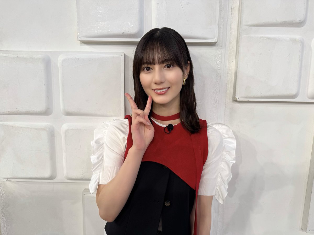 hinatazaka46's tweet photo. 本日8月16日(日)22:00～
テレビ東京「有��ぃぃeeeee！～そうだ！今からお前んチでゲームしない？」に

#小坂菜緒 が出演いたします🦖🎮

ぜひご覧ください☀
https://t.co/irnbBJSp9P

#有吉ぃぃeeeee
#日向坂46 https://t.co/EwTwJe1zo3