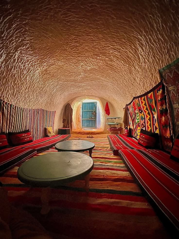 The_SpaceArch's tweet photo. Matmata, Tunisia.

Traditional underground homes carved directly into the earth, with a central courtyard open to the sky.

Built centuries ago as a response to the region’s extreme climate. https://t.co/DHJRXEkZJY