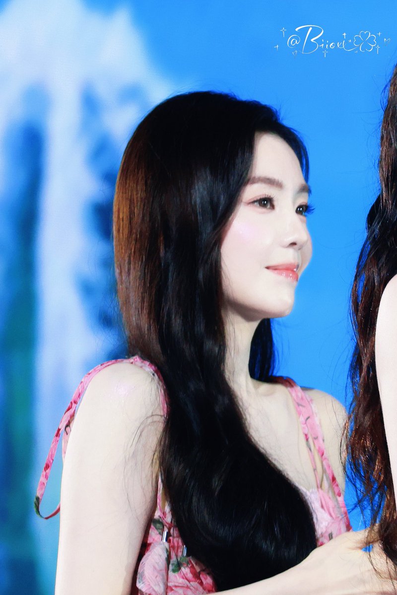 Biioxx1014's tweet photo. 260809 SBS SUMMER
🌸

#RedVelvet #IRENE 
#아이린 #레드벨벳 
@RVsmtown https://t.co/lyEMAwHEp0
