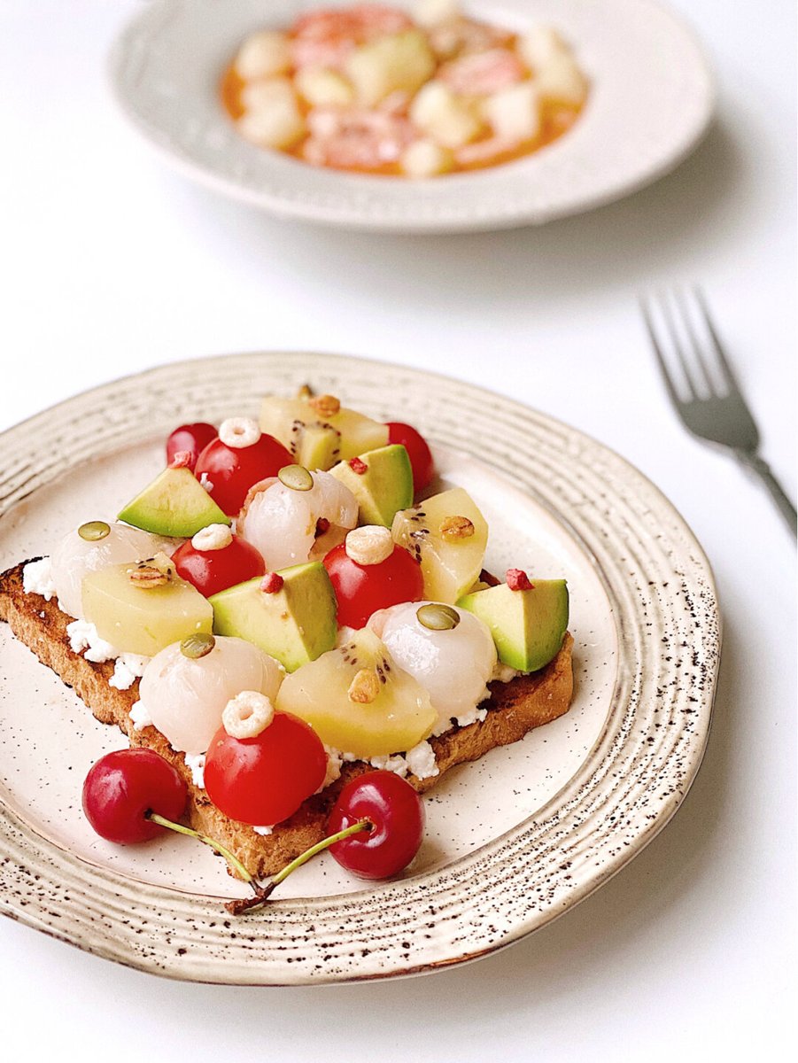 FaZe_Ty969's tweet photo. Just discovered the perfect 10-minute avocado toast—crunchy sourdough, ripe avocado squeeze, flaky sea salt + a pinch of chili flakes. Quick, satisfying, and my new go-to weekday pick-me-up. https://t.co/LroosZXA7t