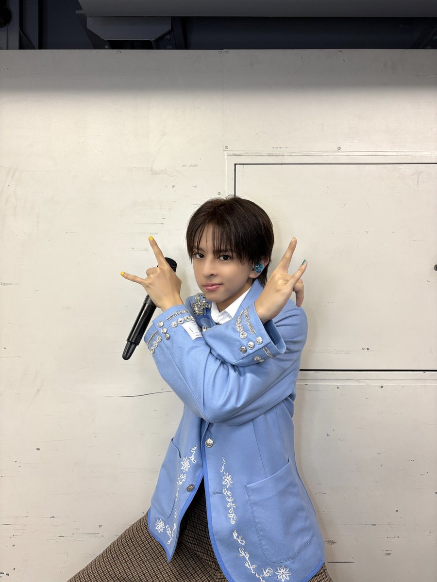ICEx_official's tweet photo. ＼🦐本日のシャッフル🦐／

🚄超特急
大至急「バッタマン」

#タカシ さん役で #八神遼介
が登場！！✨

#エビライ2026 
#超特急 @sd_bt 
#ICEx https://t.co/P94LHjRFvR