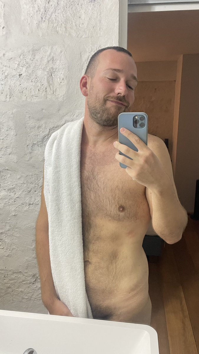 vicuvik's tweet photo. Bon dia🚿 https://t.co/OjCjmsOHaC