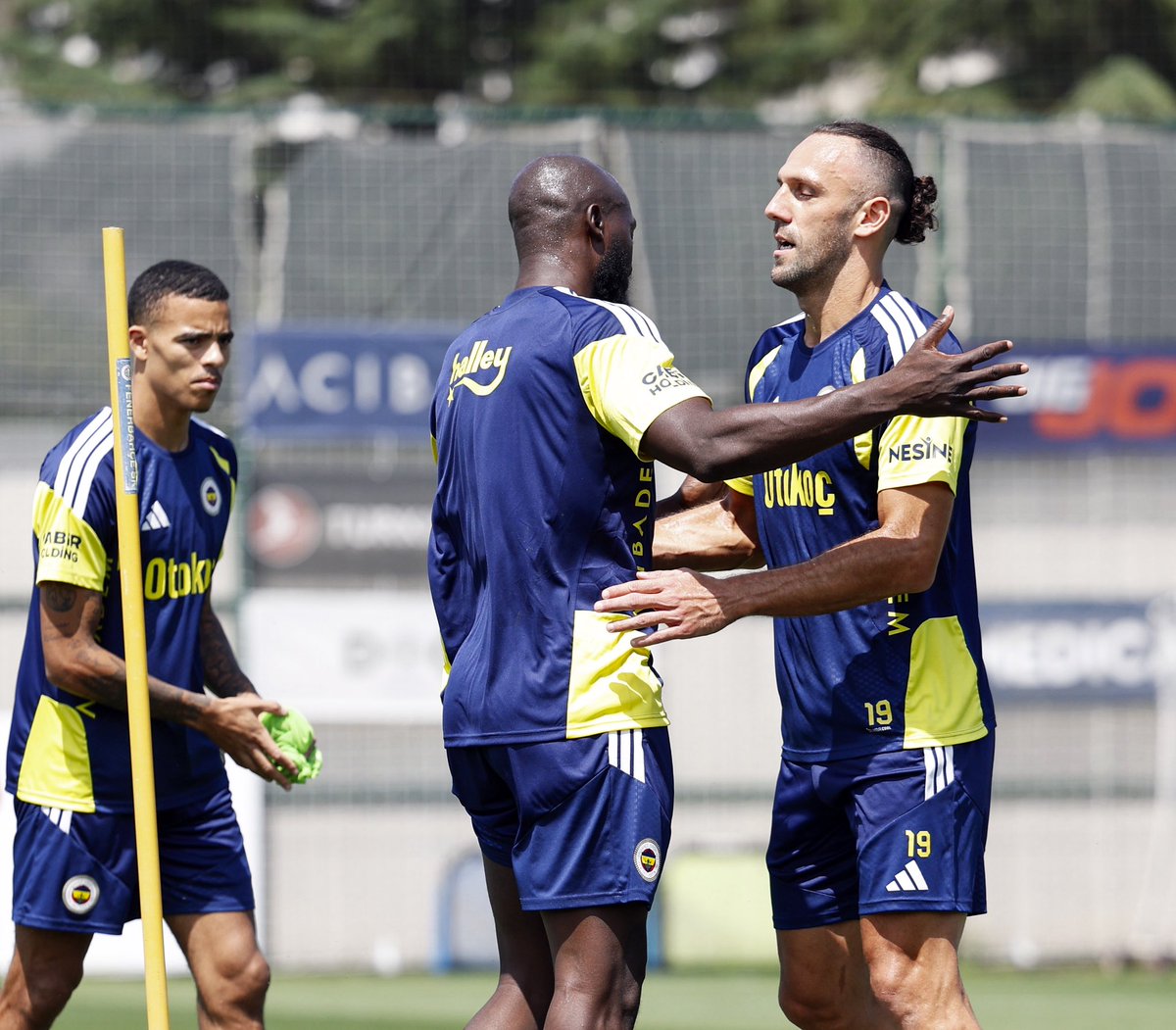 Fenerbahce's tweet photo. 📸 O. Lyon ile oynayacağımız UEFA Şampiyonlar Ligi play off turu ilk maçı hazırlıklarına başladık.

#UCL #FBvOL https://t.co/coj4L09I4Q