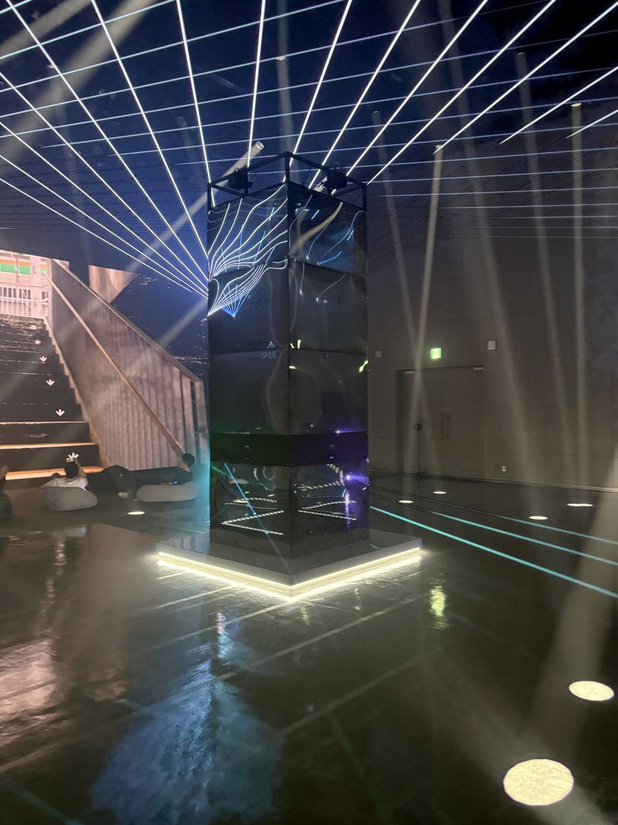 fuzikoam's tweet photo. Ehtel(エテル)Release Party に行ってきた！架空のドリンクイベント…？どゆこと…？と行ったら想像以上だった…！
まずは体験を普通に楽しんで、2周目に不穏さの正体がわかるという…！拡張現実系好きな人は行ってほしい
さて持ち帰ったEhtel飲むか…！ひーん
#刺激エテル https://t.co/uc1QP5AUQH