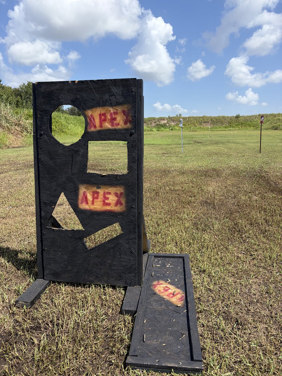 TFEUSA's tweet photo. Great time at Apex Shootout Manatee Gun &amp; Archery Club! #tacfit https://t.co/fx4imRt0IQ