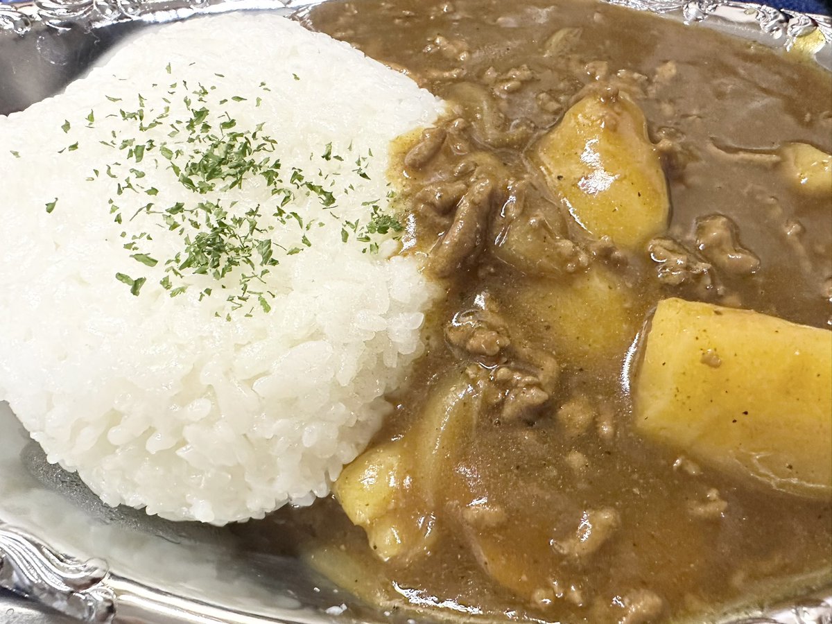 MACHANMILK's tweet photo. 連休最終日はカレー🍛
ひき肉が余ってたので入れてみました！
これでも美味しい！

#アイマスP食いしん坊隊 https://t.co/mkvu8cOgX4