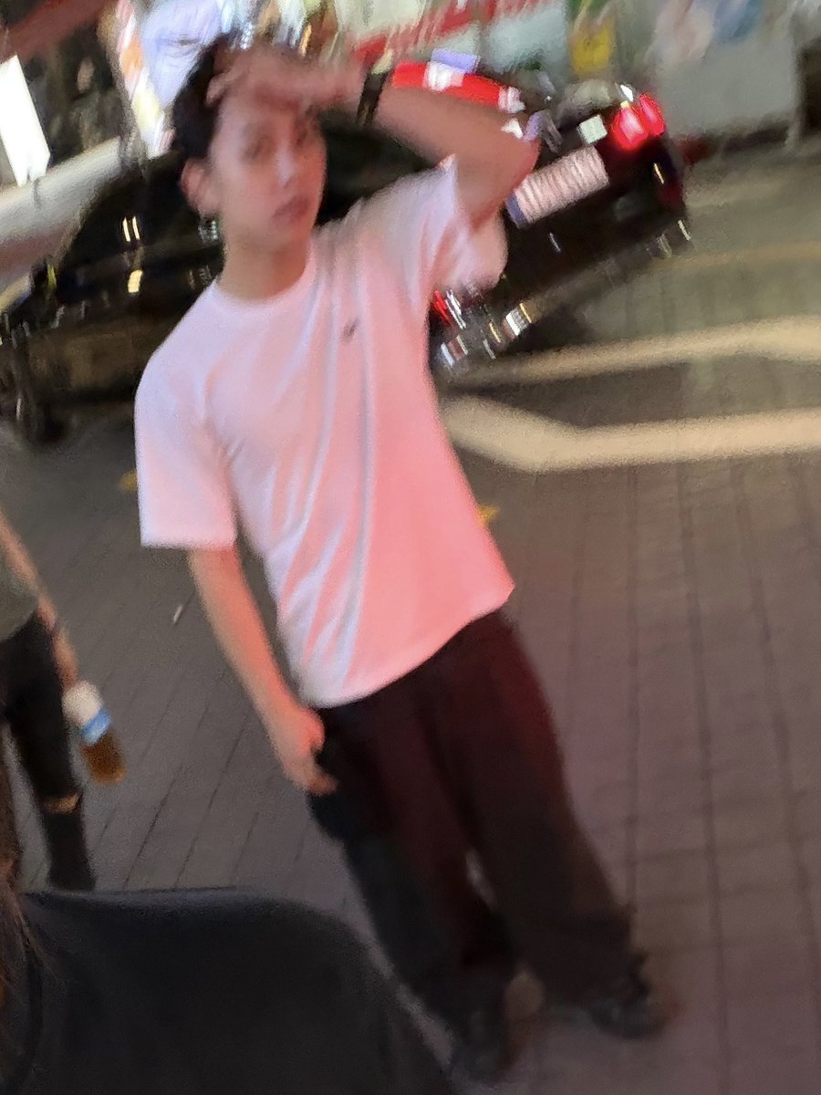 terjemahinRYUL's tweet photo. 260816 💬 louis’ weverse post

#률 #RYUL #롱샷 #LNGSHOT https://t.co/Puax6cJf6q