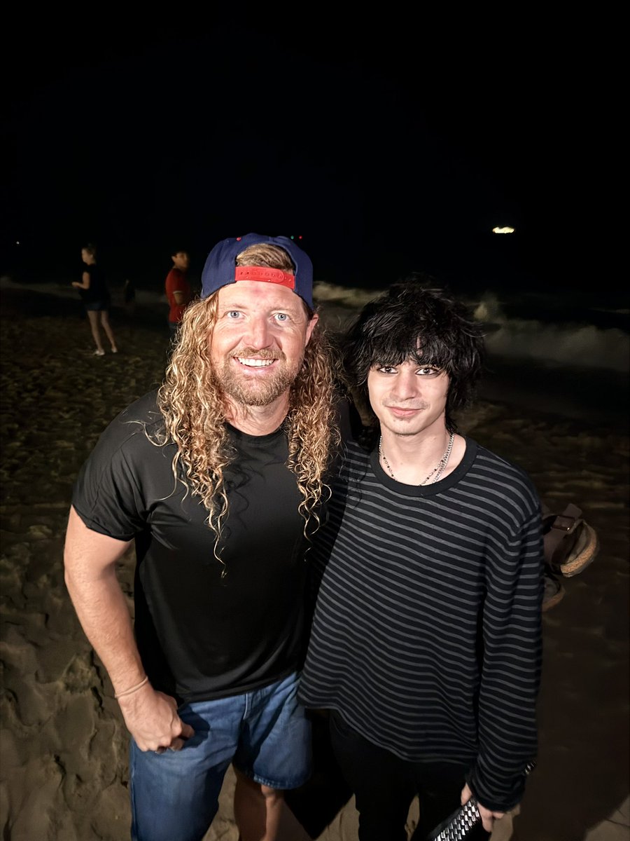 seanfeucht's tweet photo. Kendall was walking the beach last night when God called his name. 🙏🏽🌊

For the only time this year, I gave a 2nd altar call. I knew someone was missing.

5 more souls surrendered to Jesus in that moment—and we baptized them in the same ocean I grew up surfing in. 

I left soaked and sandy - best birthday night ever! 

Only God writes stories this good! 🔥