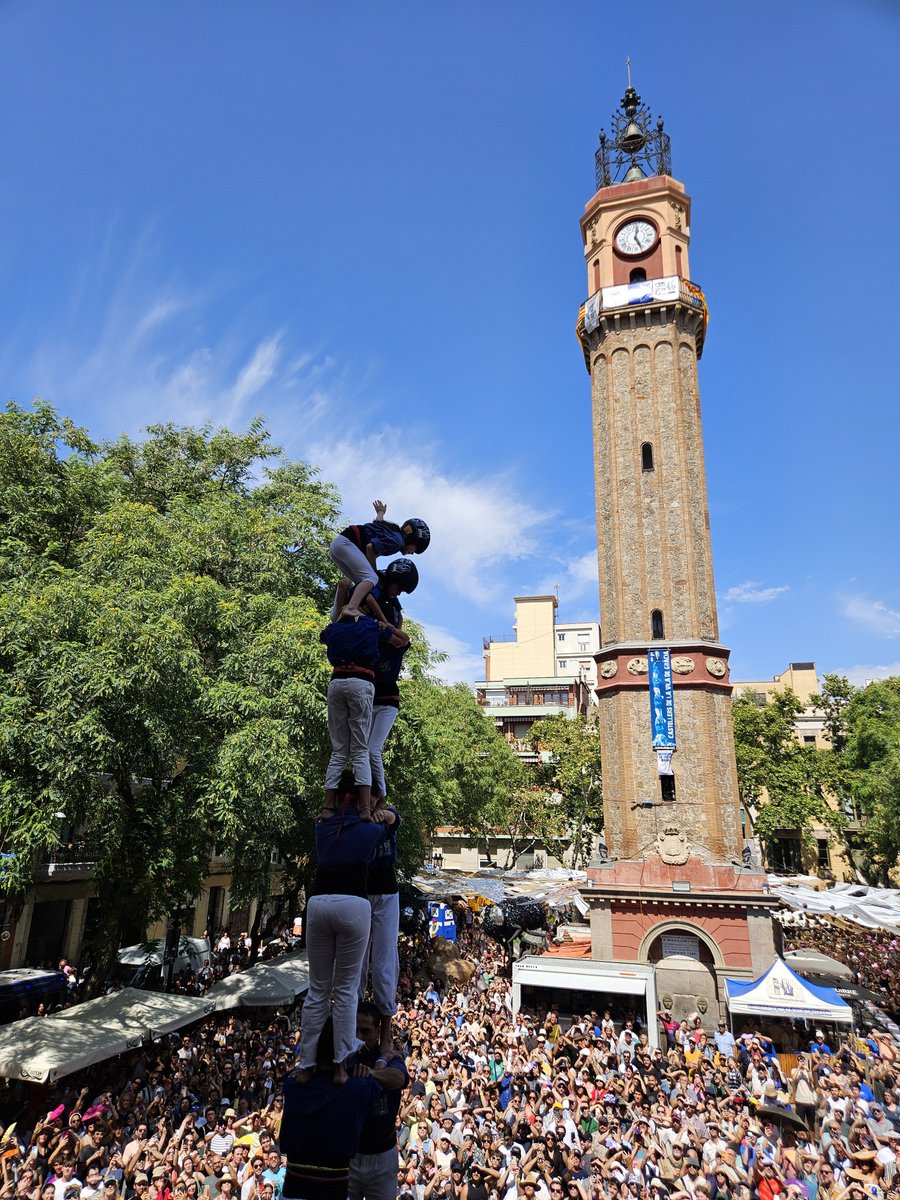 ERCbcn's tweet photo. L'energia de la festa major de Gràcia és la que volem per a tota la ciutat. La que es guarneix pels veïns, no pels turistes. 

La que treballa en comunitat respectant qui som i que preserva la nostra identitat.

Aquesta és la nostra Barcelona. https://t.co/2CmDsW1Ys1