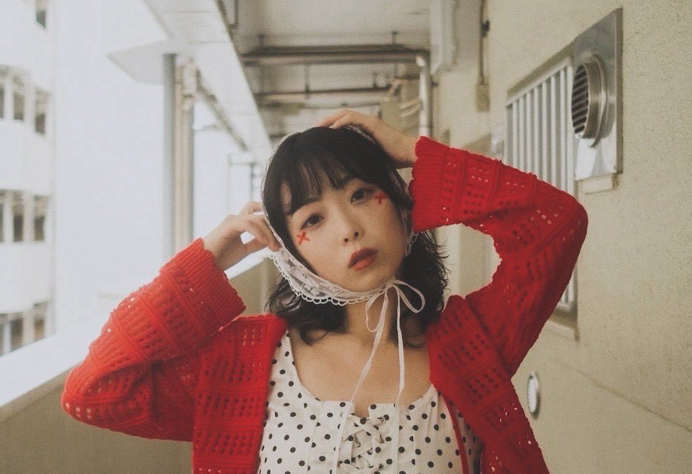 teamkeychain's tweet photo. 🍻＼貸切イベント開催決定！／🍻

聞き耳を立てると、
日常が劇場になる。

9月16日(水) 19:30〜21:30
居酒屋×イマーシブ×演劇
『 #聞き耳酒場 take over』
_________________________________

今回の舞台は、なんと居酒屋を貸切！
お酒と料理を楽しみながら、目の前で繰り広げられる物語。

あなたの隣で交わされる会話に、耳を澄ませてみてください👂

🍽 ご飲食代 5,800円(税別)
🍻 3時間飲み放題(19:00～22:00)
🍴 お食事はビュッフェスタイル

【出演】
Azuki
岡田奏
マナベペンギン
今井裕也

-ゲスト-
安未紗
上原徹也
真辺彩加

お席に限りがありますので、ご予約はお早めに！

▼ご予約はこちら
https://t.co/m6tMd30h9v

#イマーシブ #体験型