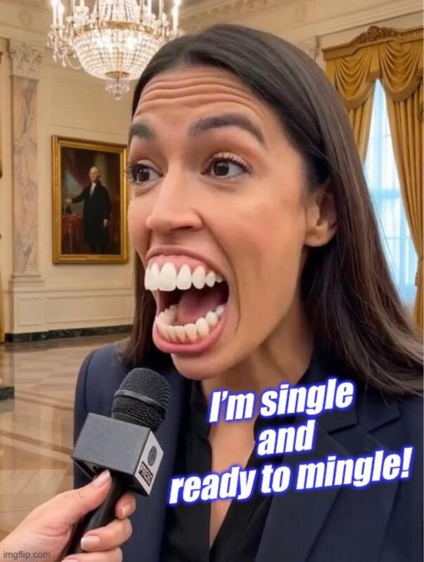 PopHemingway's tweet photo. SHE WILL REALLY HATE THIS ONE. IT'D BE A SHAME IF IT WENT VIRAL~😜 https://t.co/gwJLZ1M77M