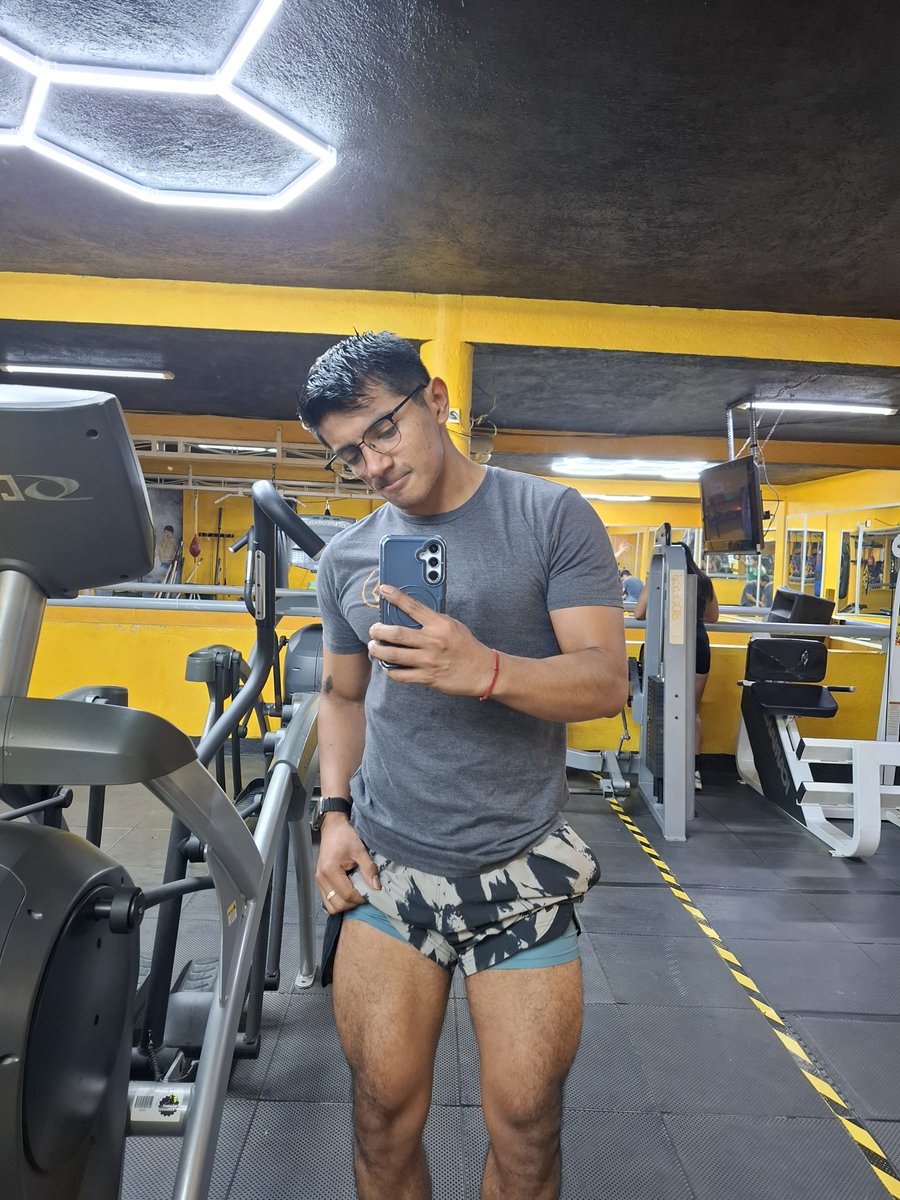 joseixtepan08's tweet photo. Piernita al fallo…🙂↕️😮💨
.
.
.
.
#gym #fitness #gymrat #workout #GymLife #aesthetic #gymmotivation #muscleboy #mexicanboy https://t.co/b9dY3j1U1y