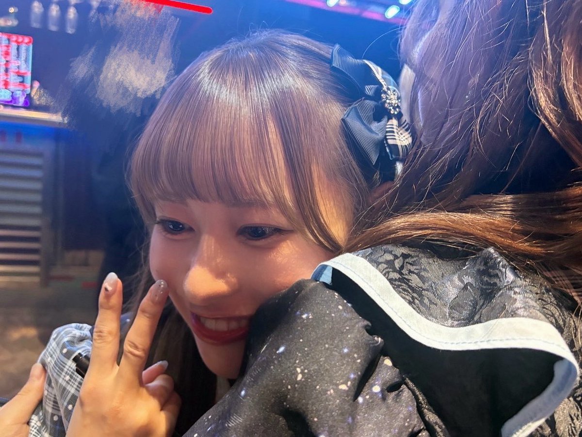 idolist_mayu's tweet photo. IDOL大博覧会 at渋谷asiaさん
ありがとうございましたー！🥰
初めましての方に今日は名刺も配れて嬉しかった🐶
ワンマンと同じ7人のメンバーでの出演でした♡

来週23日は帰省のため対バンはお休みさせていただきますが、夕方からくぅ生誕は店舗います❣️🙇‍♀️

りんごちゃんの腕の中🥳🥳🥳 https://t.co/101WjWYa4Y