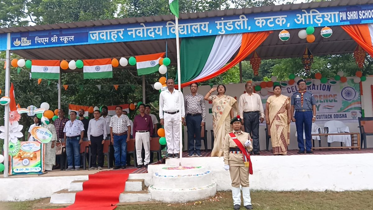 JNV_Cuttack's tweet photo. 80th Independence Day Celebrations 🇮🇳🇮🇳 at PM SHRI Jawahar Navodaya Vidyalaya, Mundali, Cuttack @#nvs_hq@#eduminofindia@#HarGharTiranga https://t.co/vAXeidqbSL