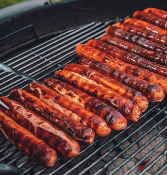 FoodPleaser's tweet photo. 🌭 🚨 Are hot dogs better grilled or boiled? https://t.co/KKY8NiwNrm