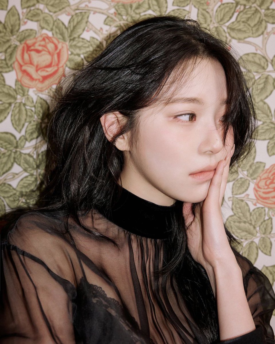jheonim's tweet photo. — i guess i’m right that we’re getting #AREStedbyEMMIE at the wedding. 🕶️ https://t.co/3sGNQcjiME