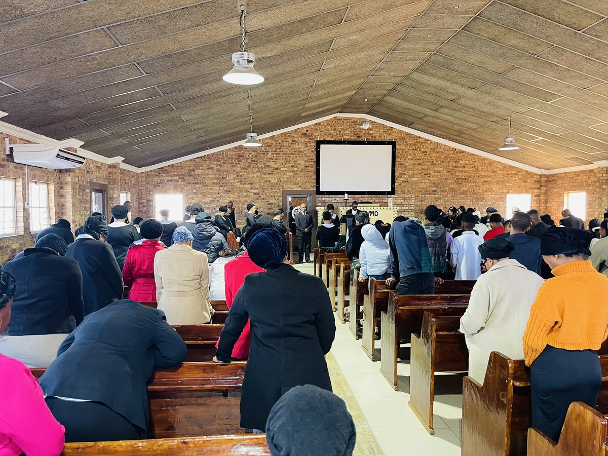 EffNorthwest's tweet photo. ♦️ IN PICTURES ♦️
EFF Mayoral Candidate Fighter Tshireletso Malebatsane visited the Uniting Reformed Church in Wolmaransstad to appreciate the important role played by Faith-Based Organisations in our communities.
#VoteEF https://t.co/cfbDQAxS3P