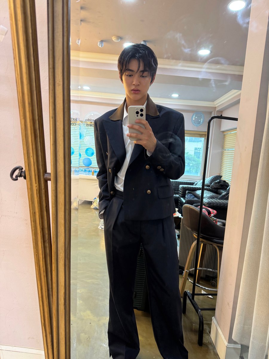 zhaoyufancokr's tweet photo. [260816] #KEONHO #건호 Instagram Update

“Hello🎙️This is DEEP DIVE NEWS” https://t.co/zBGbpcISEI