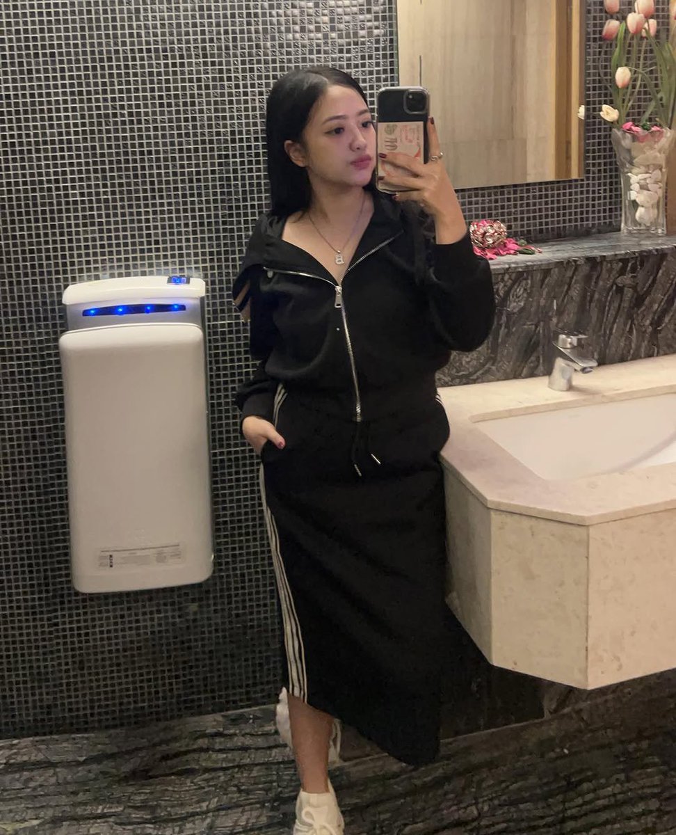 sidneshaaaaa's tweet photo. Atur jadwal nya yuk,open sampai subuh bebb🫶🥰

#availbekasi #openbobekasi #bobekasi https://t.co/FSMaPYf0pU