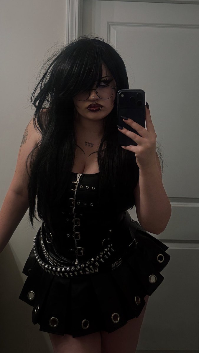 v1rtuallyv1a's tweet photo. ⛓️‍💥 https://t.co/l5FOciBZwW