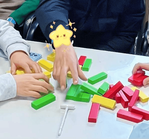 ChandraSuhend16's tweet photo. [Today’s family win: 30 mins of Lego building + silly snack breaks = endless laughs u0026 tiny memories  #亲子时光 #FamilyFun] https://t.co/iQXRVSLv6H
