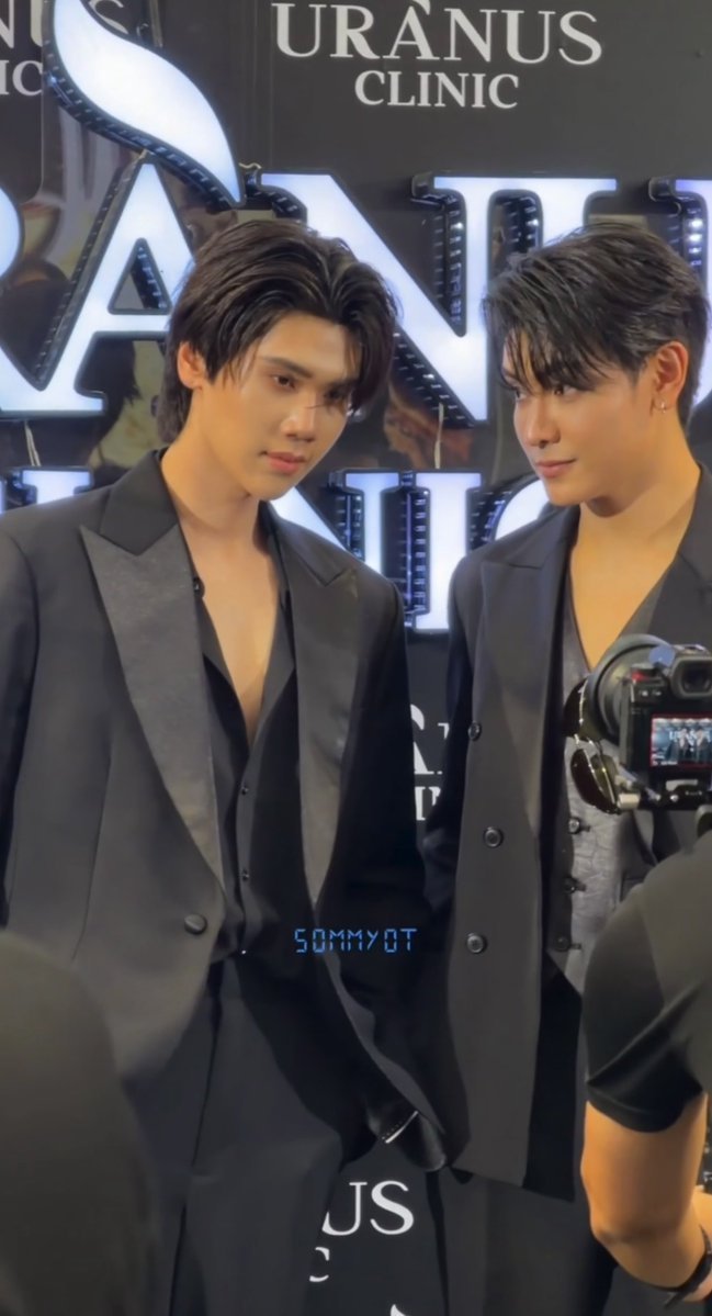 __jdnjdiary's tweet photo. ²³ The visuals are beautiful, but what makes me happier is knowing JoongDunk are still walking through all these moments together.

JOONGDUNK URANUS IN KB
#UranusClinicxJoongDunk https://t.co/t1mKS3doBT