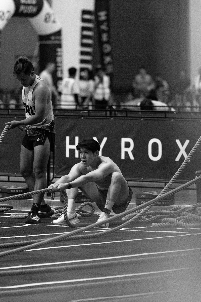 ANiceEnt's tweet photo. สะดุดตา..ลุคสปอร์ต!! “อะตอม ชนกันต์” ฟิตร่างกายเต็มที่! ลุยสนาม HYROX Bangkok 2026 รุ่น Men’s Relay
#hyroxbangkok2026 #Atom #WhiteMusic #Gmmmusic
🔗https://t.co/dCAJprYwW2 https://t.co/6boq36g0p4