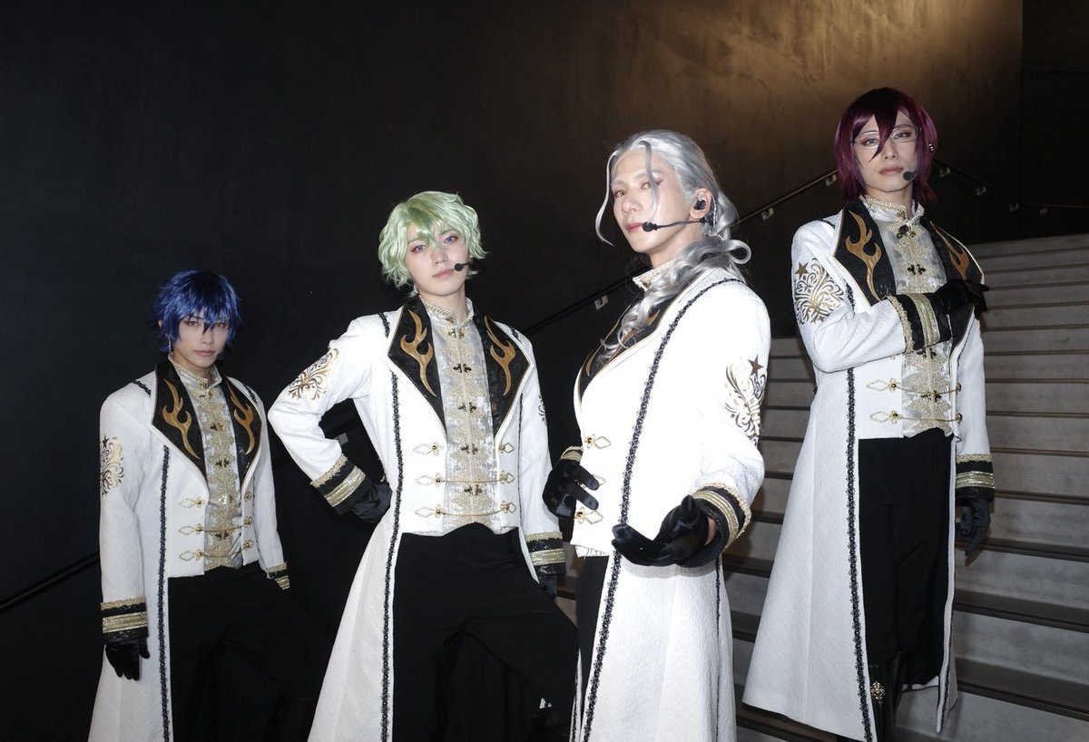shinichi1109's tweet photo. 『あんさんぶるスターズ！THE STAGE』
-10th Anniversary LIVE- 

全公演を終えました！
ご来場くださった全ての方々有難うございました！

公演を通して
我らEdenが最強であると証明できたと確信しております！！！

しかし
悔しいですが他のユニット達のパフォーマンスの素晴らしさも認めざるを得えません、、、！

次に皆様にお会いする時こそは！！！
我らEdenが“圧倒的“ に最強な存在であると示して見せますよ👓🐍