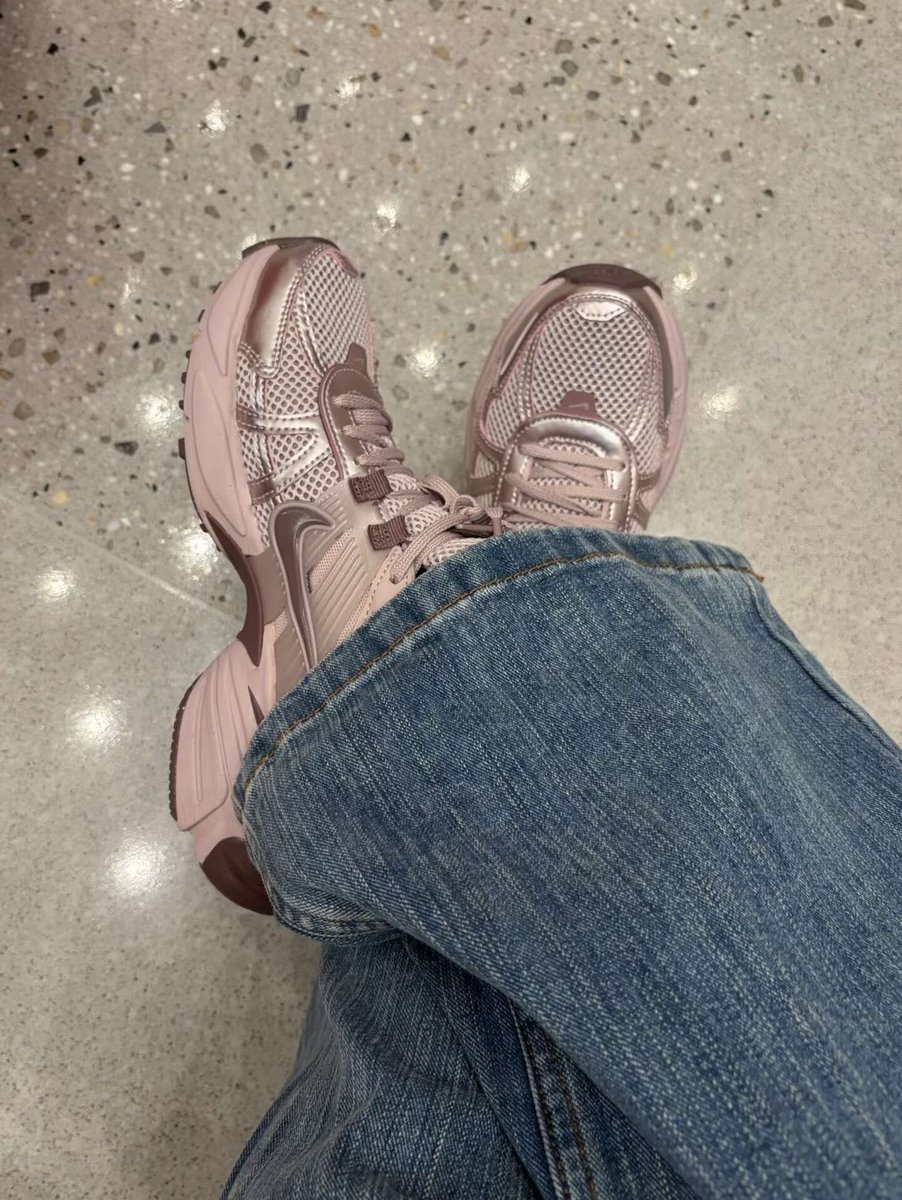 mexrmaids's tweet photo. GILA CAKEP BANGET NIKE SERIES INI... NYAMAN DIPAKAI JOGGING DAN HANGOUT 🥹💗 https://t.co/XI00HCj60j