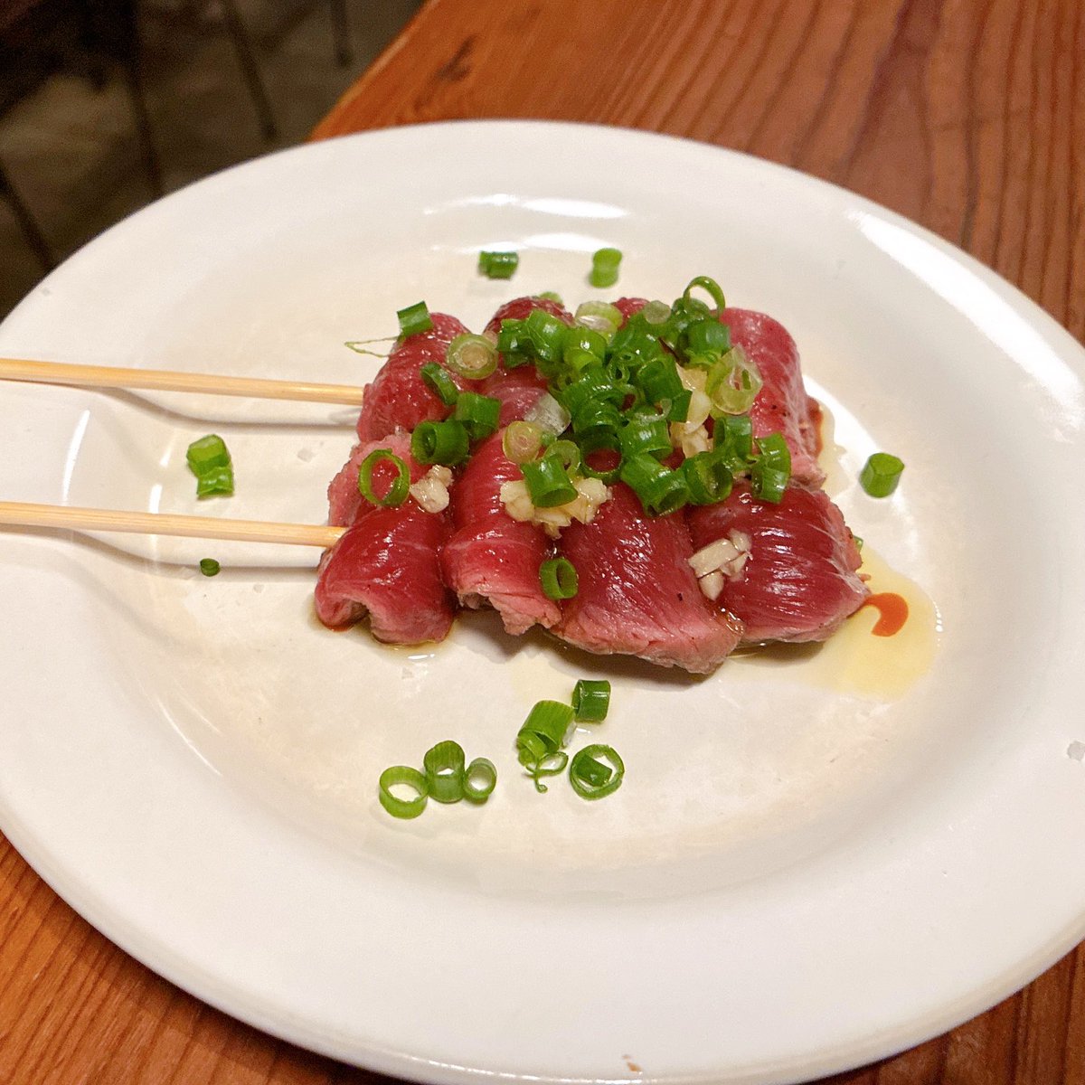 degitalkingyo's tweet photo. 大阪/天満「黒羊羊肉串店 BLACK SHEEP」

羊肉料理×中華というちょっと変わったお店。スパイシーな串焼きや、ラム脳みそ入り麻婆豆腐、ラムタン串などの変わり種メニューが豊富で羊肉が好きな人なら間違いなくハマる店。 https://t.co/PpEKQOT8nd