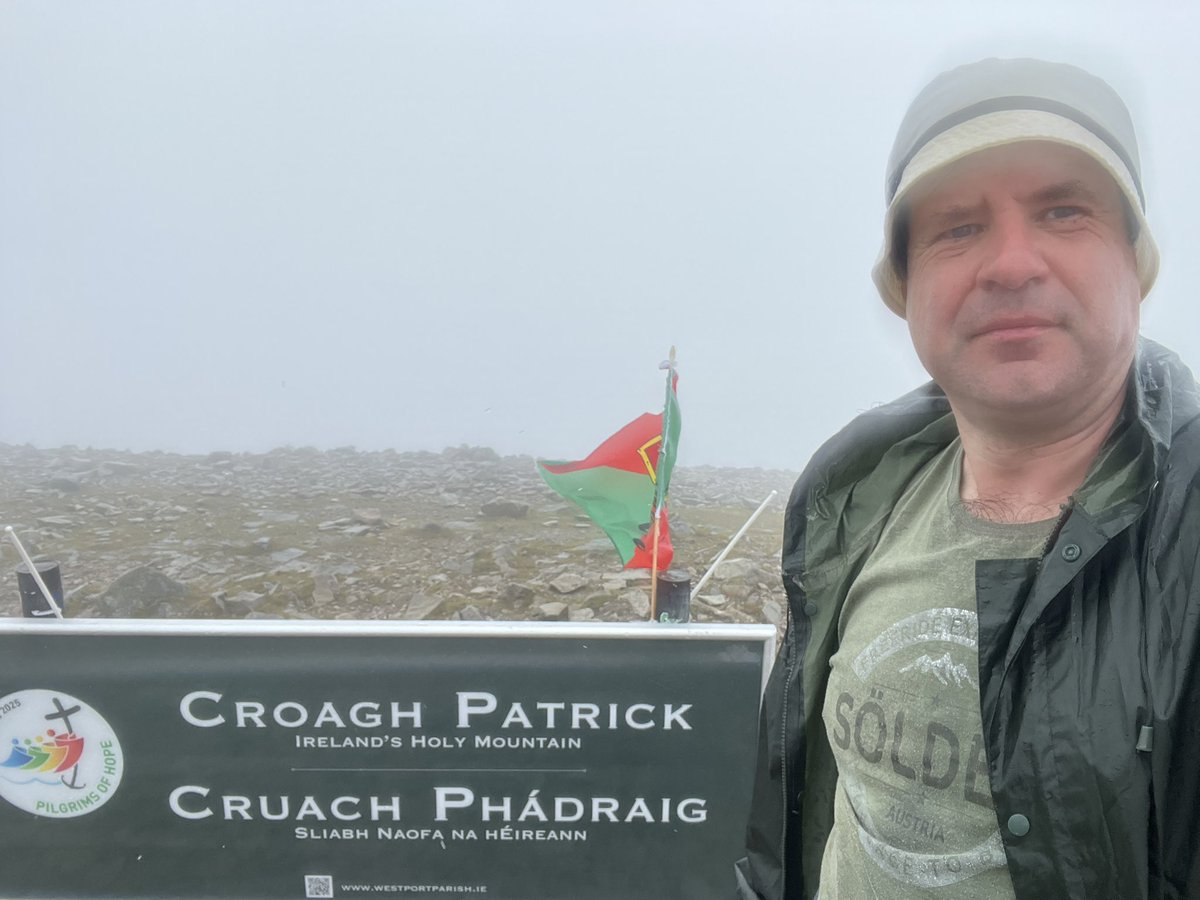 sevnhuts's tweet photo. The usual weather: wind, rain, clouds, not much to see #CroaghPatrick https://t.co/l7yjXBNsFN