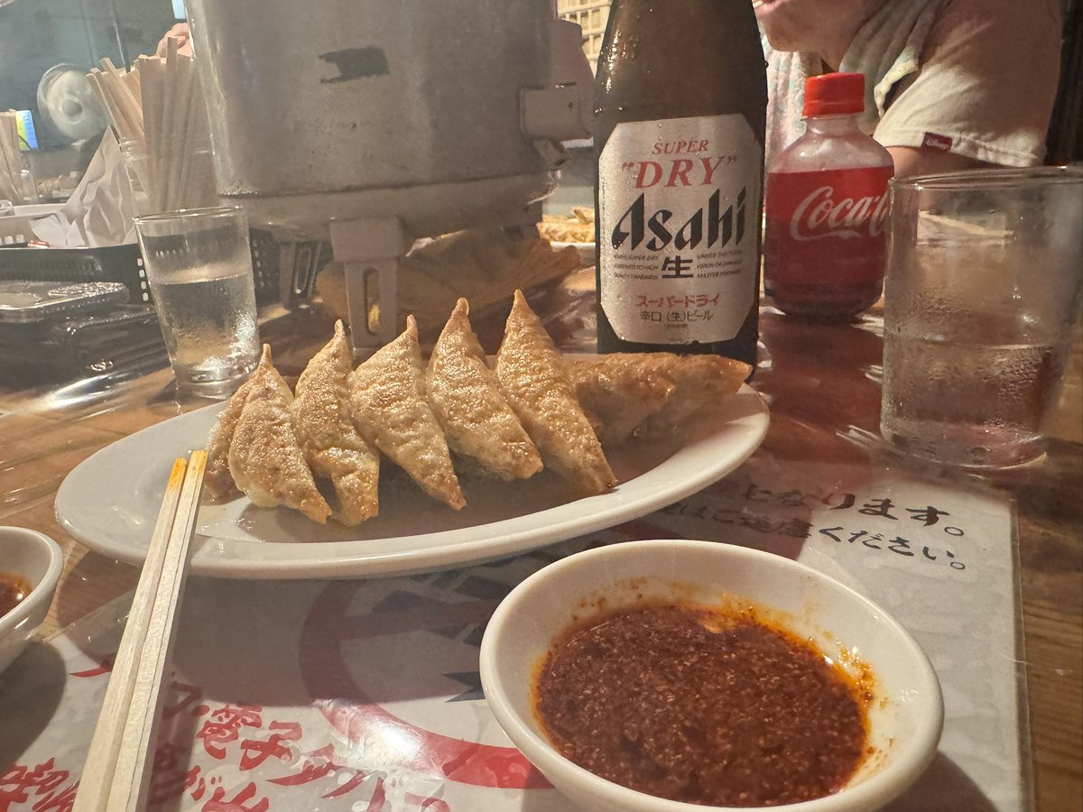 asuyuu5449's tweet photo. 淡路島の海で景色眺めて
香川でうどん食べて
高知でかつお道場行って、牧野植物園行って、西島園芸団地行って、海洋堂行って、アクトランド行って、帯屋町で飲み散らかして、屋台安兵衛で餃子食べて遊び散らかしました。 https://t.co/GOrVdiakhZ