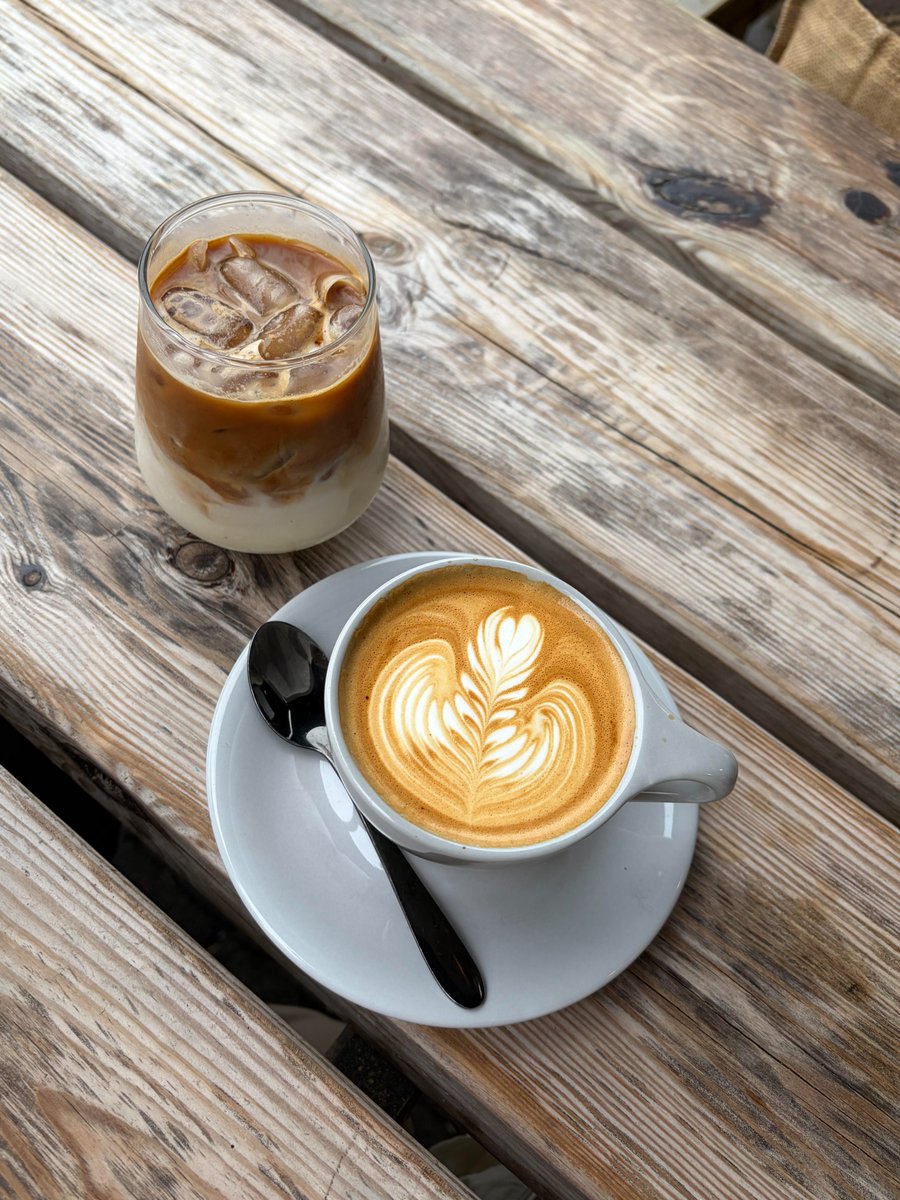 sjhdu0's tweet photo. Enjoying weekend breakfast with my assistant, the coffee kept me energized all day  it tasted amazing https://t.co/bdJUAxsOPL