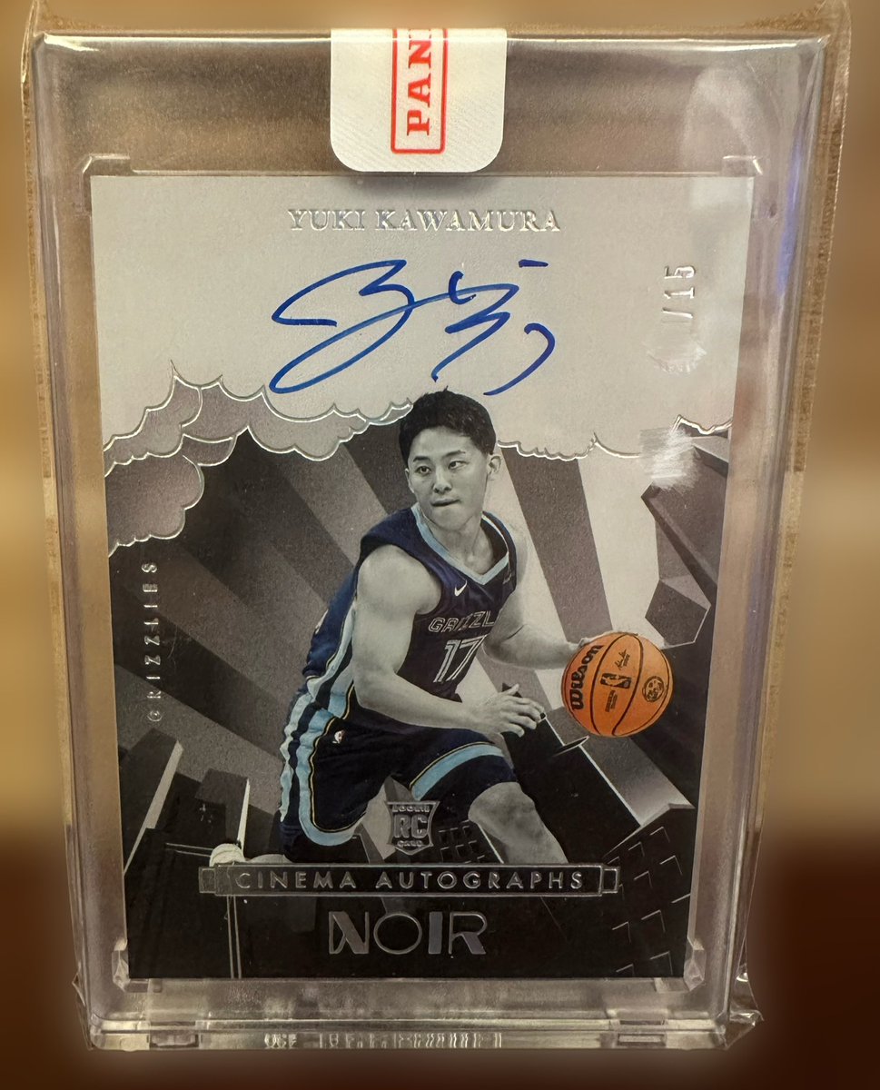 KumoCards's tweet photo. 今夜の2戦目、どんな活躍してくれるのだろう、楽しみでしかない🔥

2024-25 Panini Noir basketball Cinema Yuki Kawamura RC /15

#panini
#auto
#yukikawamura
#sportscards
#basketballcards https://t.co/AIWT65n1Nm